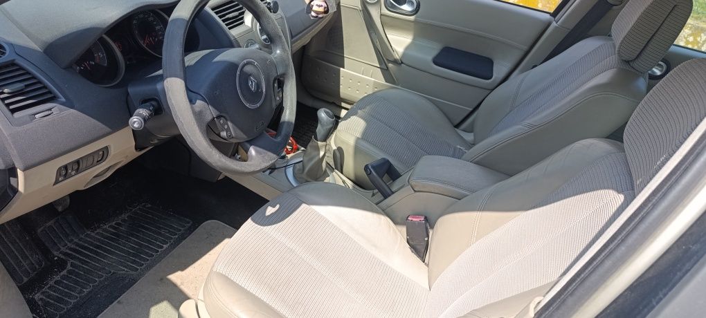 Renault Megane 2 1.5  86 km