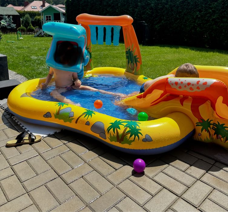 Basen plac zabaw dla dzieci