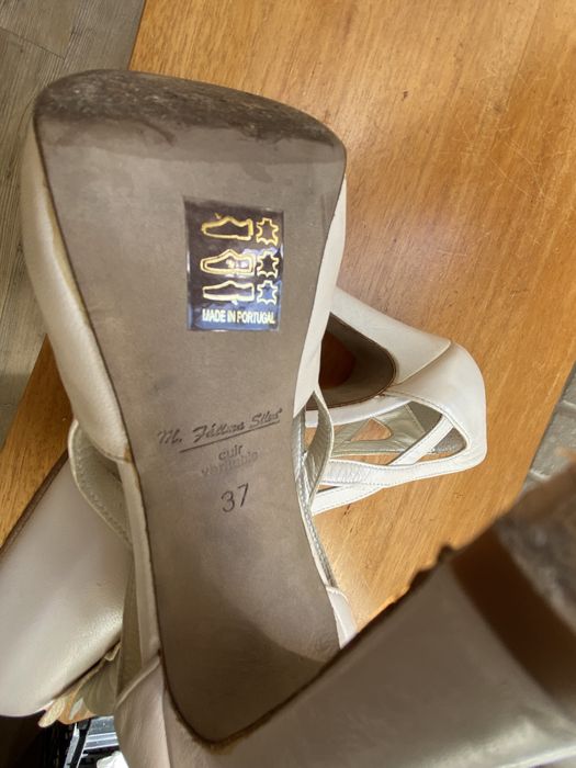 Sapatos de noiva 37