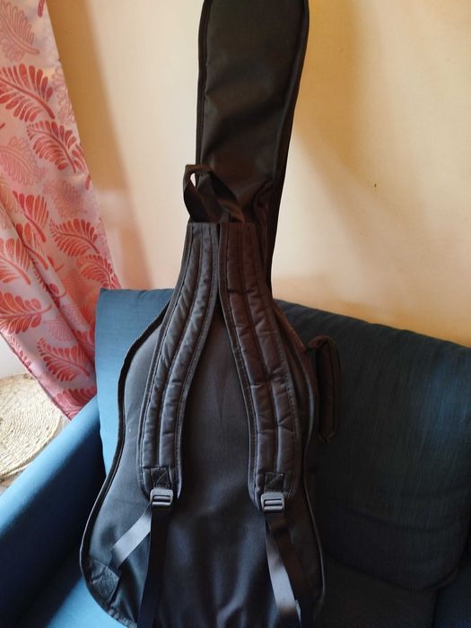 Vendo Violão/guitarra acompanha capa