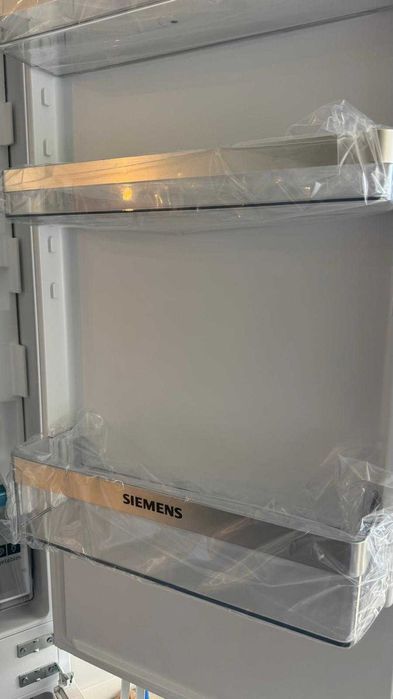 Frigorífico combinado encastre SIEMENS — Novo, com fatura/garantia