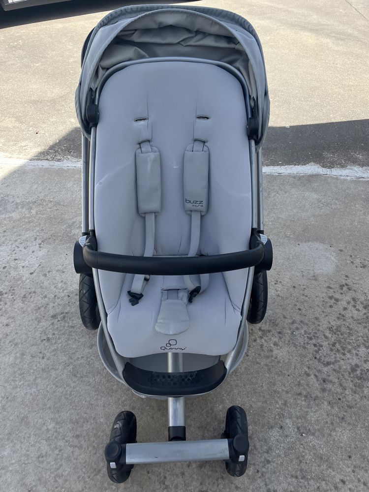 Carrinho Quinny buzz e ovo cybex cloud z cinza escuro