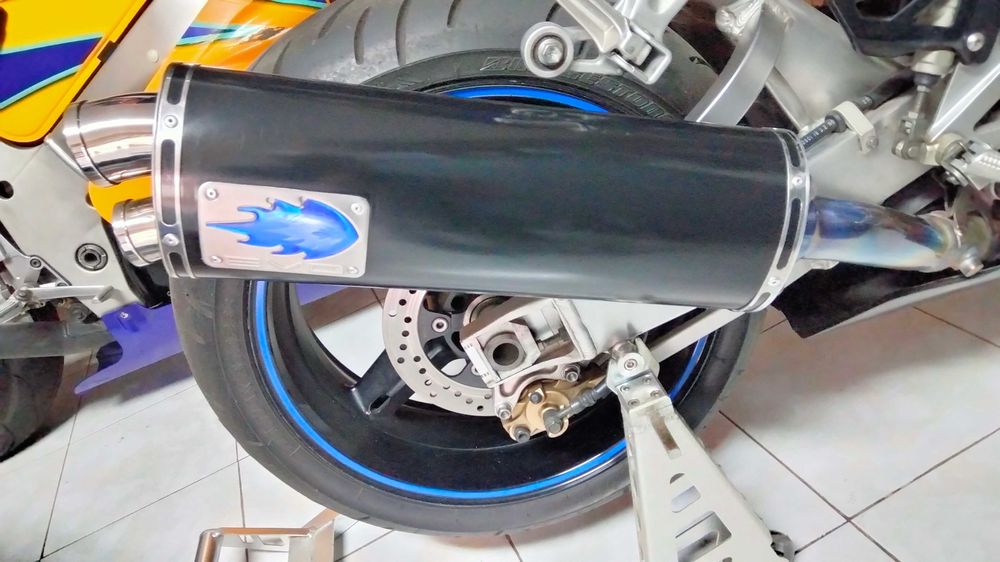 Ponteira de Escape Suzuki GSXR do ano 2000 a 2005