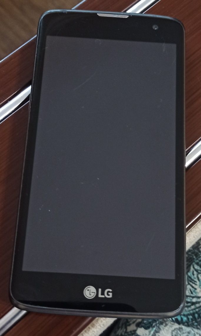 Смартфон LG-X210ds