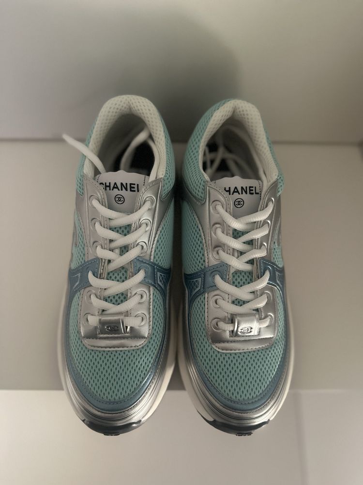 Chanel cc runner