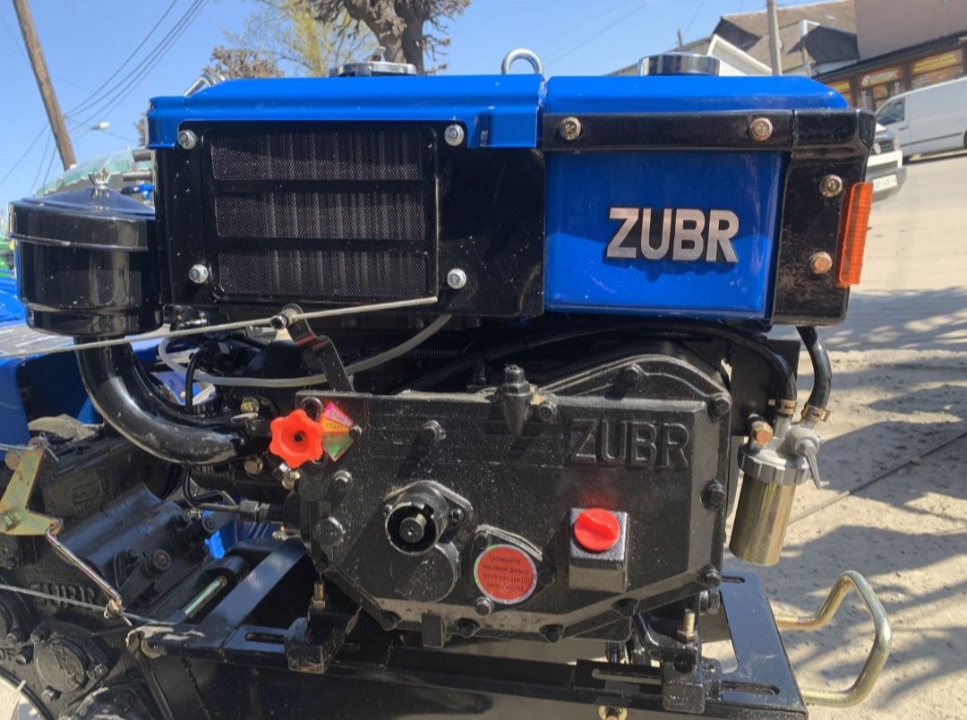 Мотор Двигун ZUBR в наявності 12к.с потужності