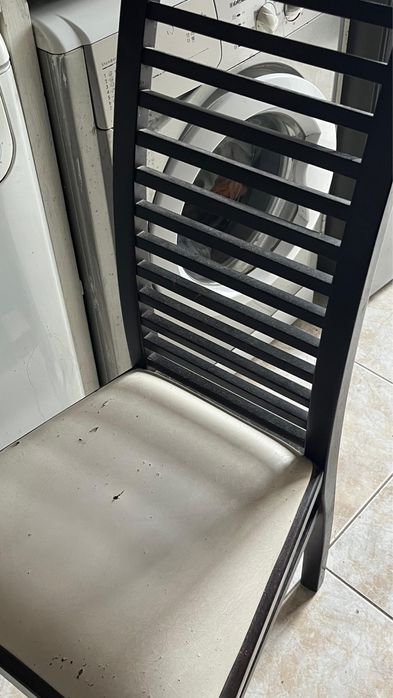 Mesa de jantar castanha