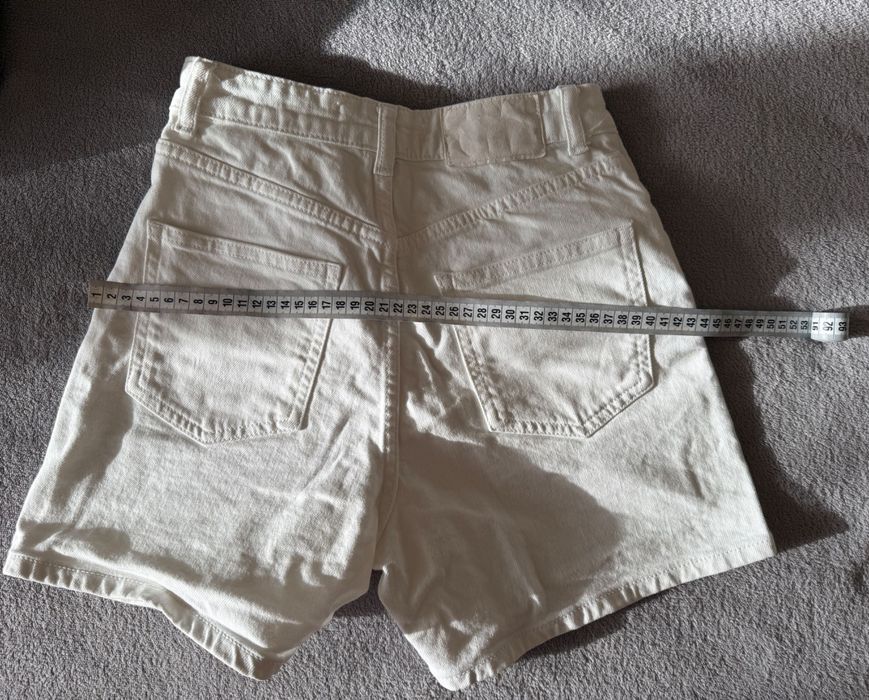 Білі джинсові шорти zara