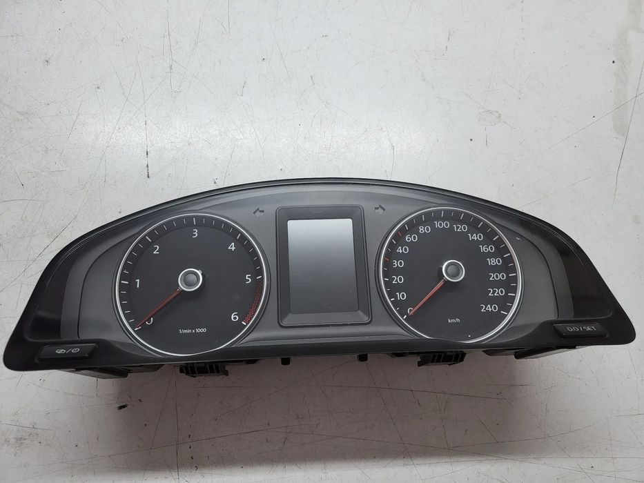 VW TRANSPORTER T5 2.0 TDI LICZNIK ZEGAR 7E0920860G