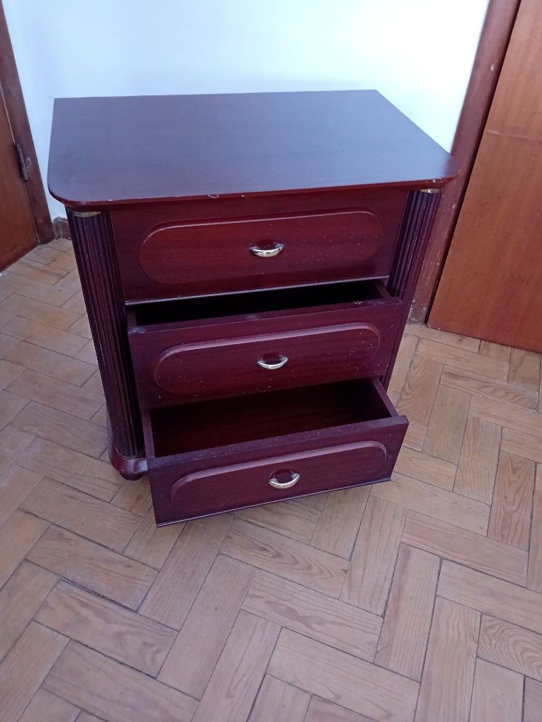 Mobilia completa quarto mogno