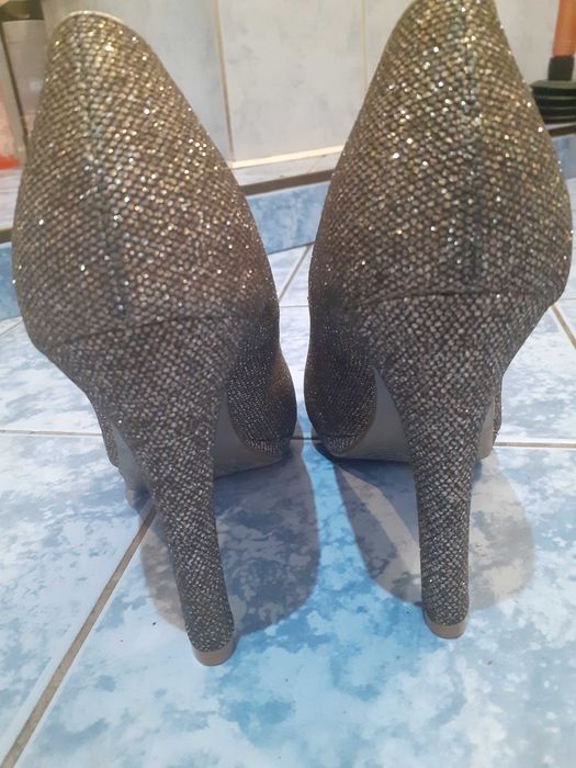 Buty srebrne, andrzejki, Sylwester