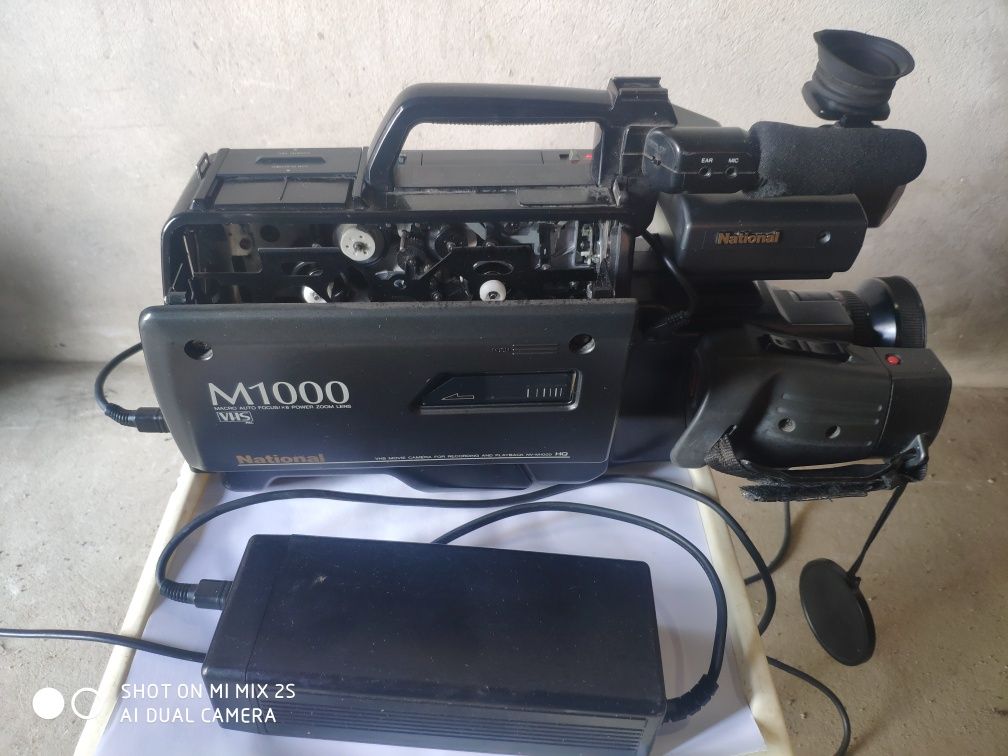 Видеокамера VHS National M1000