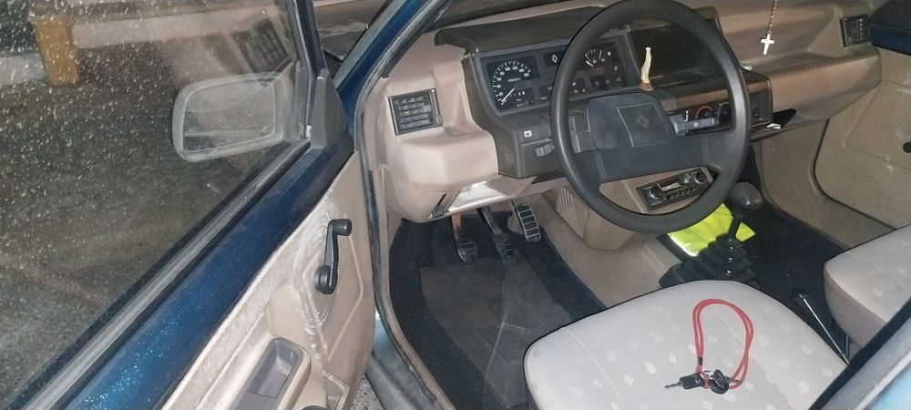 Vendo Renault 5 em funcionamento