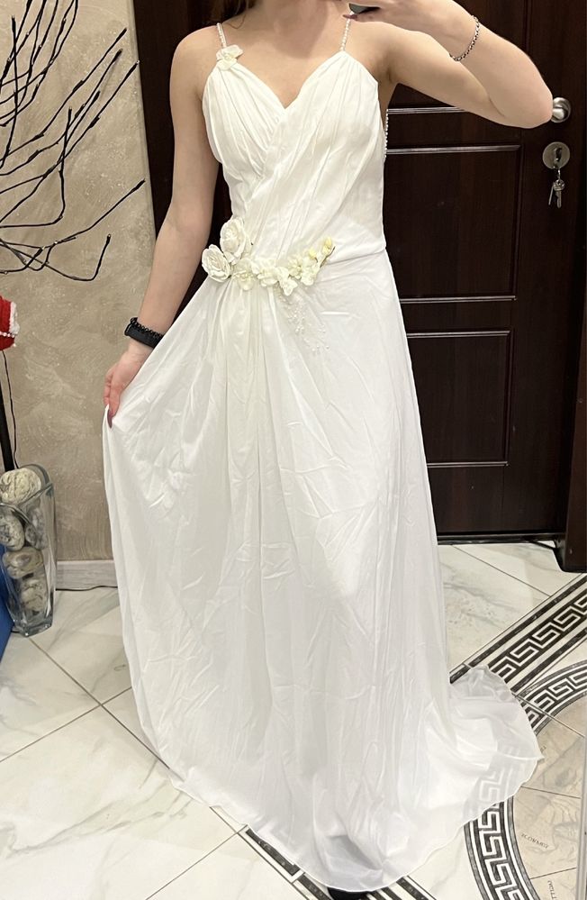 Жіноча весільна сукня
