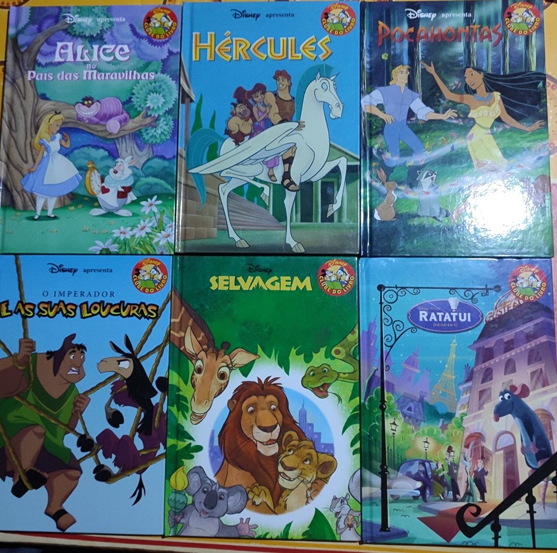 Livros "Clube do Livro Disney"