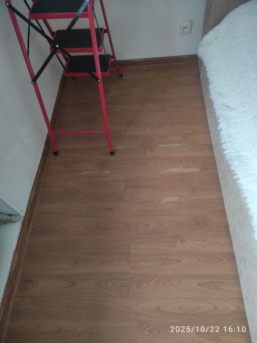 Ламінат б/у на 12 кв