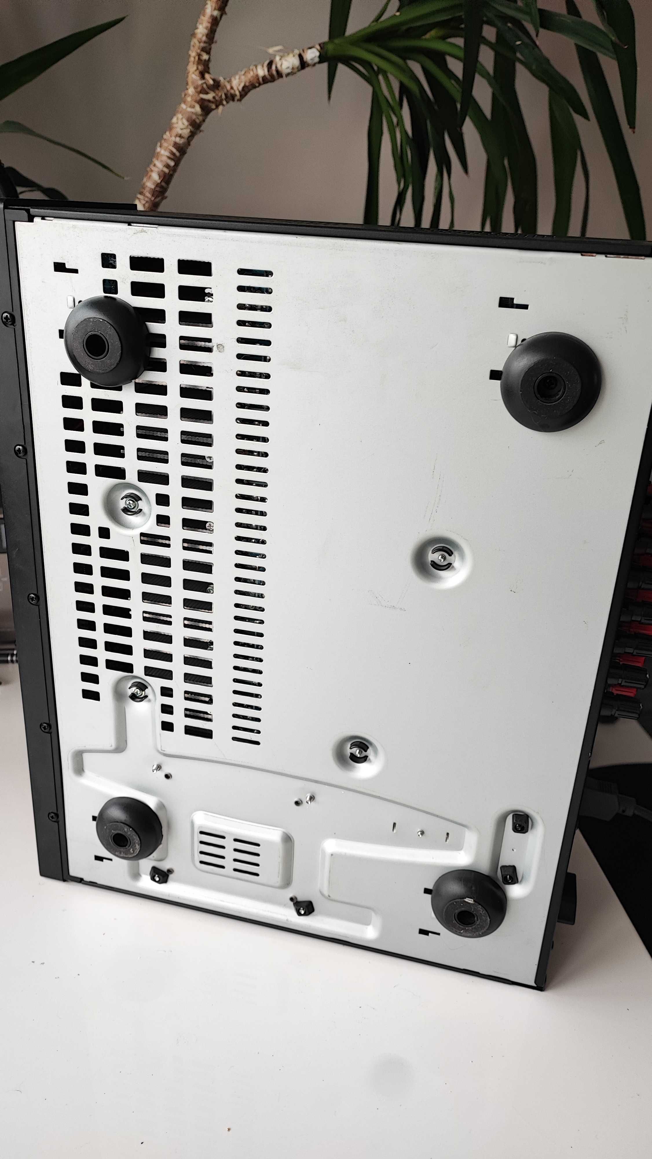NAD T-748 Amplituner 7.1