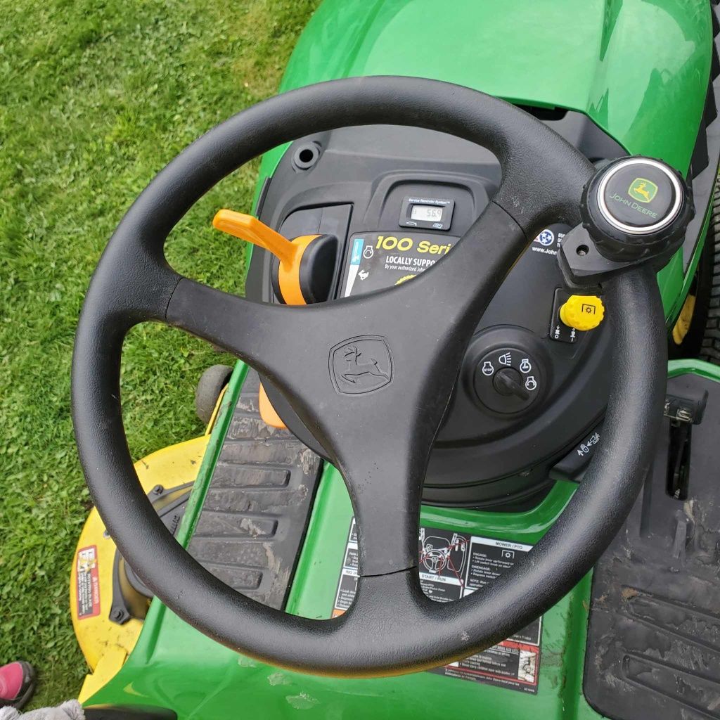 Traktorek kosiarka John Deere E170