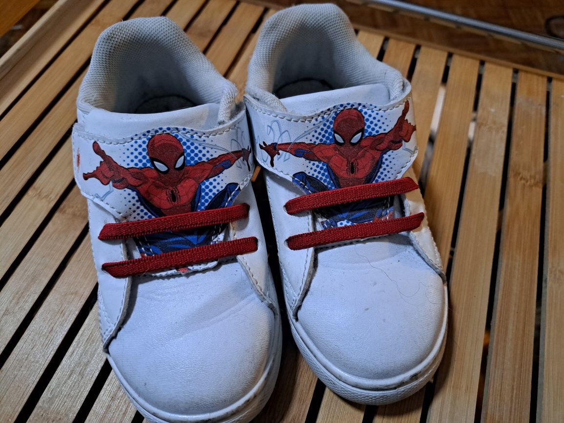 Sapatinhas homem aranha