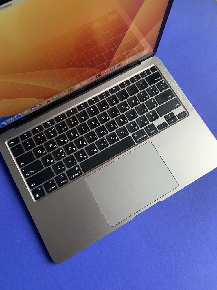 Macbook Air 13, m1, 8gb, 256gb Space Gray MGN63 + комплект