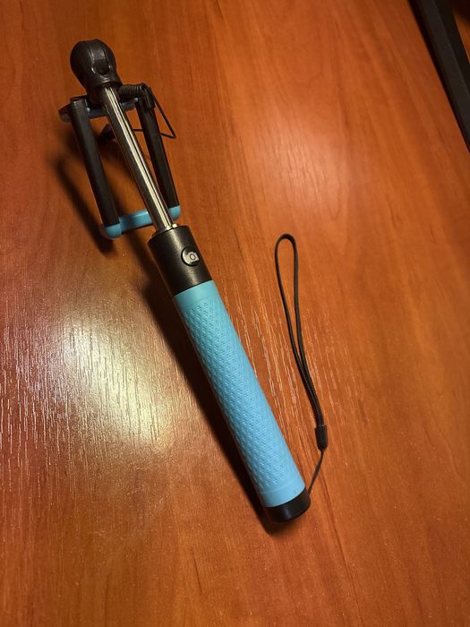 Селфіпалка синя дротове підключення