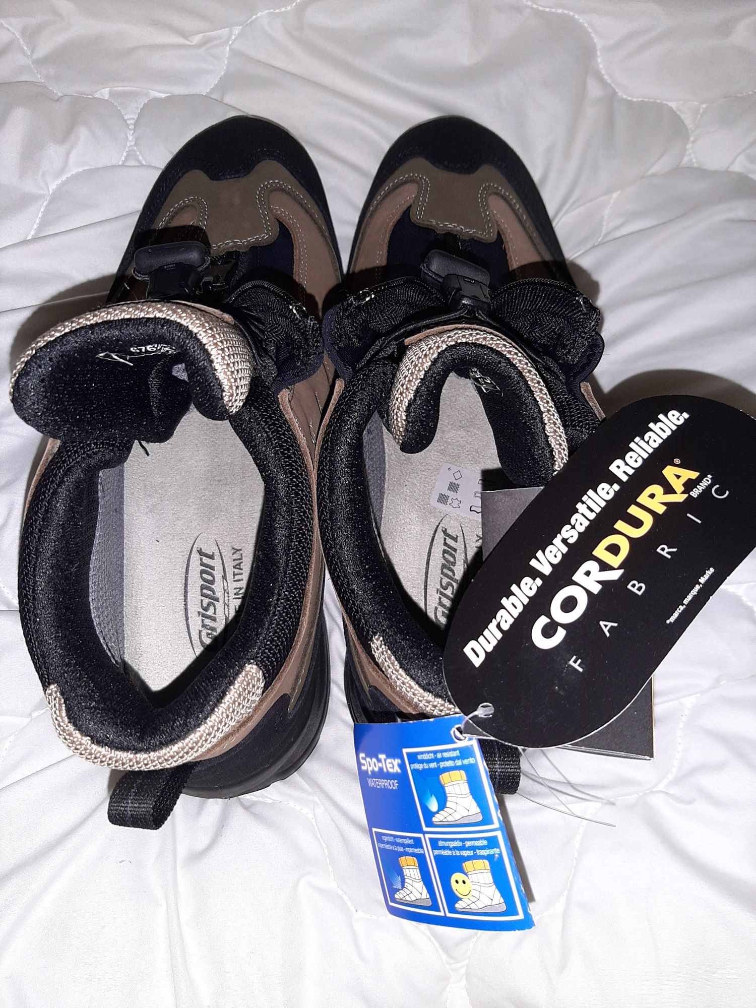 Продам чоботи GRISPORT,подошва VIBRAM,р.44,нубукові,коричневі.