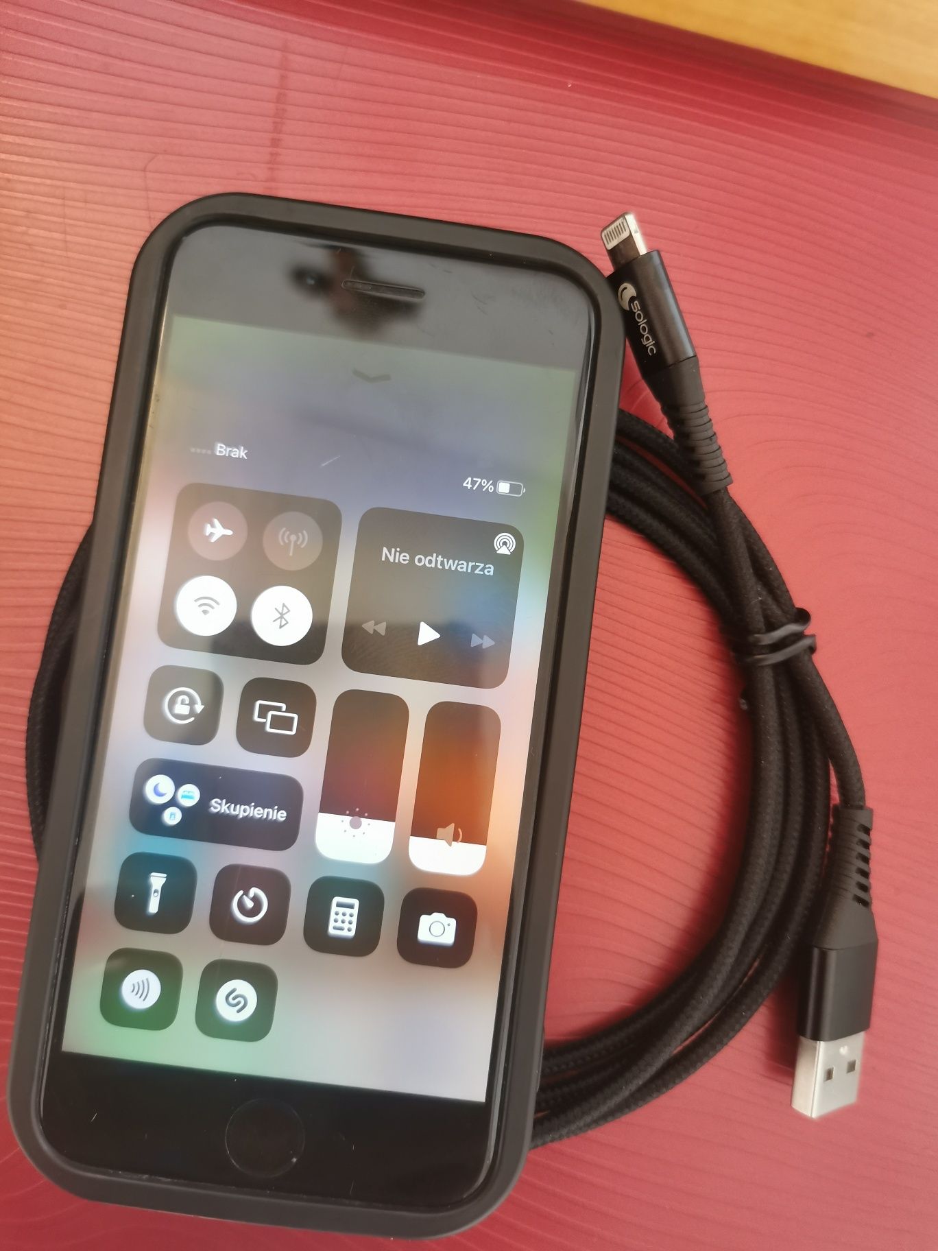 Apple iPhone 7 + etui case + nowy kabel usb