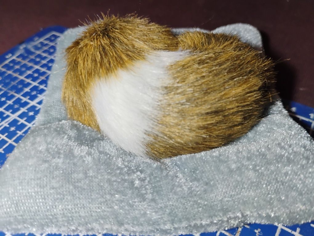Maskotka piesek na poduszce ,jak prawdziwy
