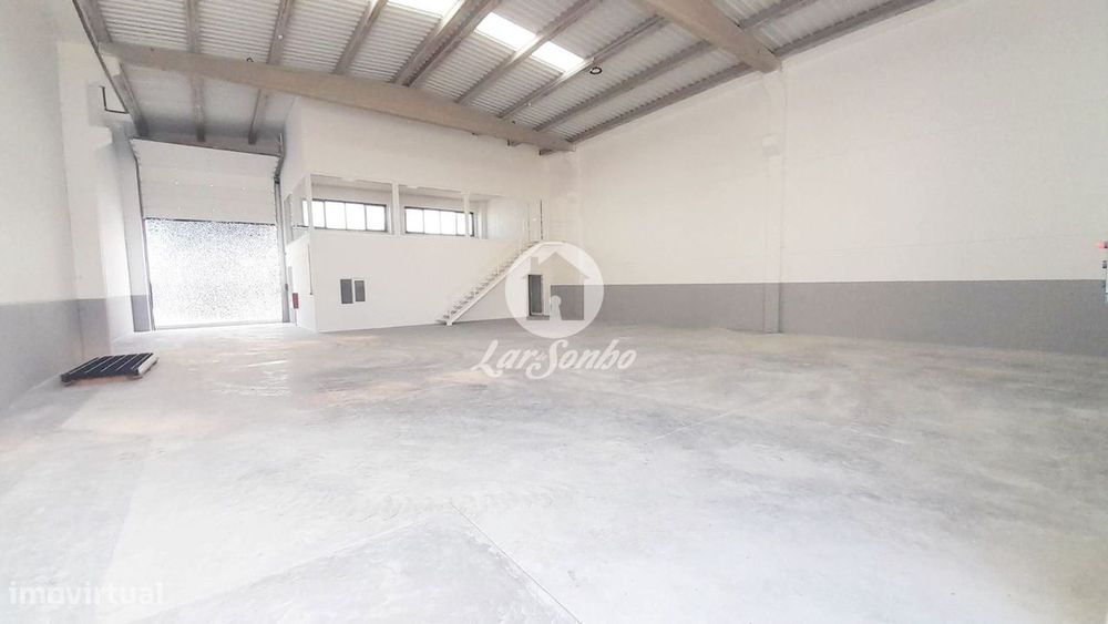 Armazém com 481m2 em Amorim, Póvoa de Varzim