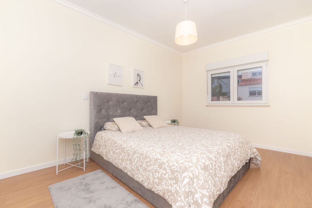 Vendo cama personalizada + estrado + colchao viscoelastico