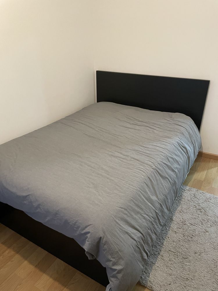 Cama casal com Colchao e Edredão Incluido