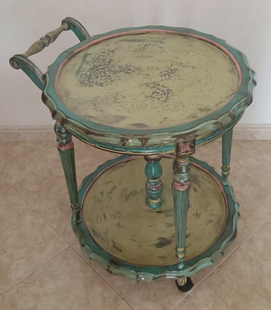 Mesa de chá restaurada