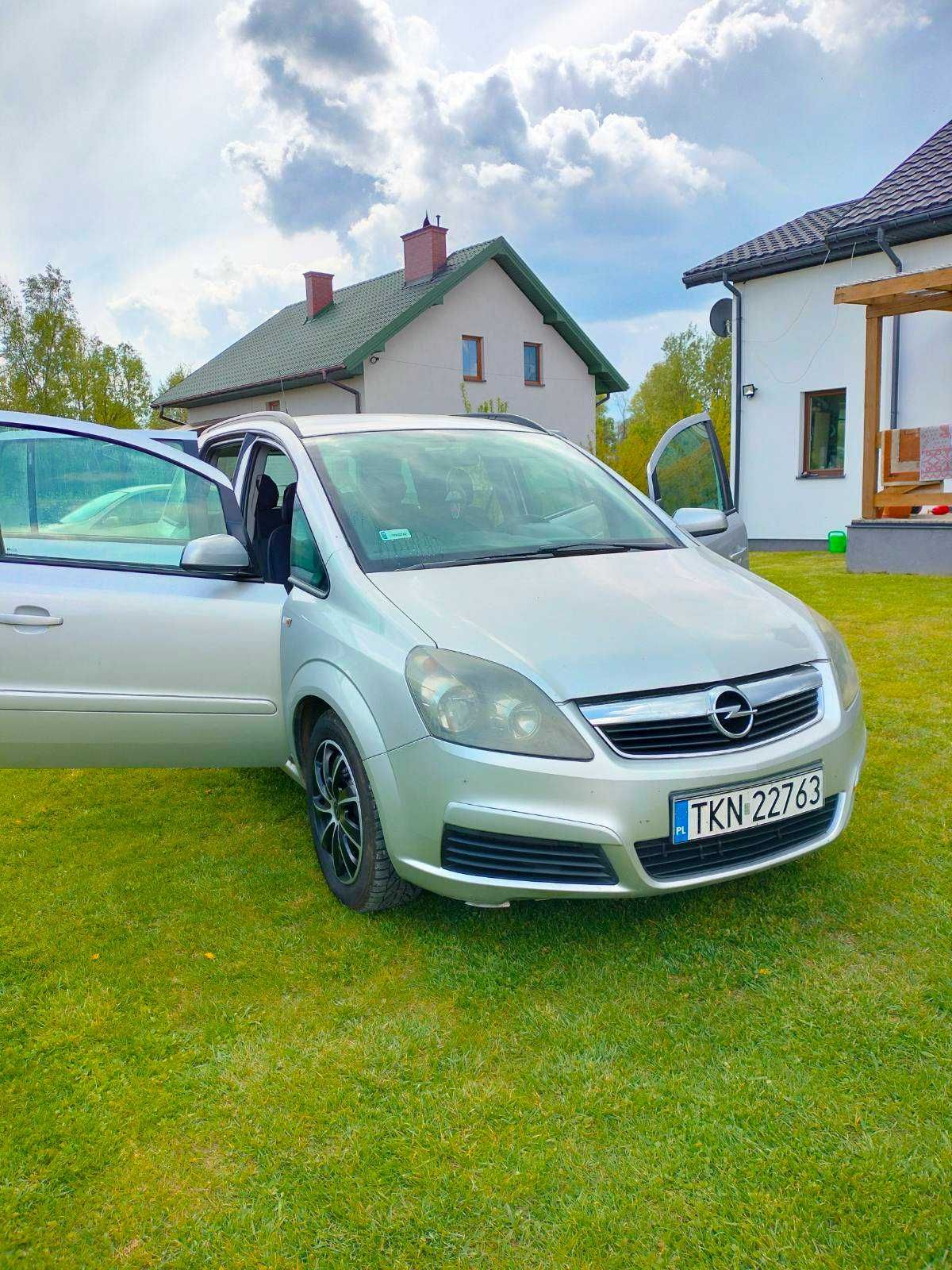 Auto osobowe Opel Zafira