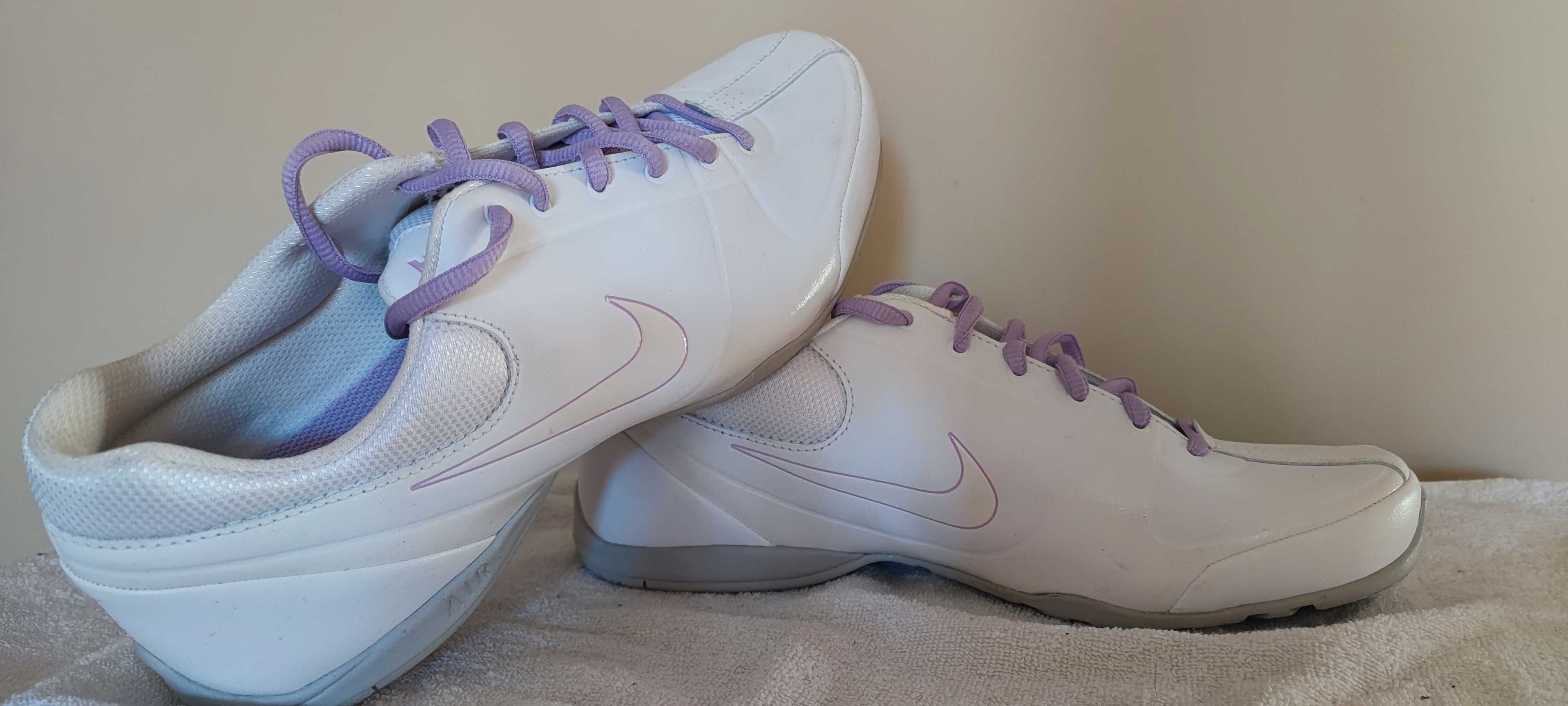 Buty Nike Białe 39 i 38,5 rozmiar