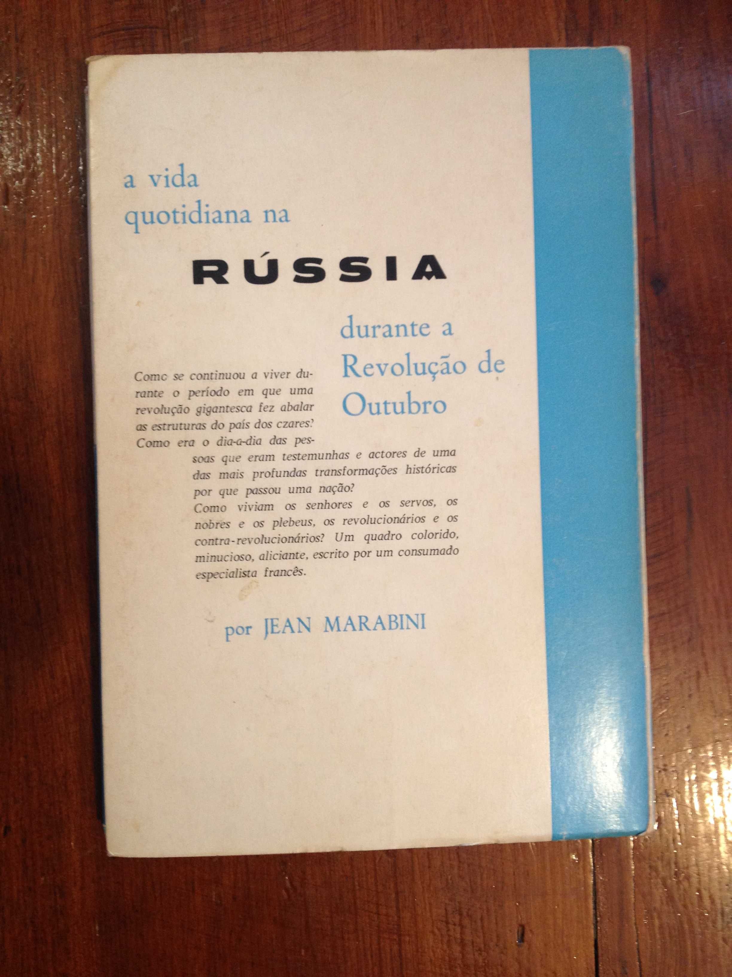 A vida quotidiana na Rússia durante a revolução de Outubro