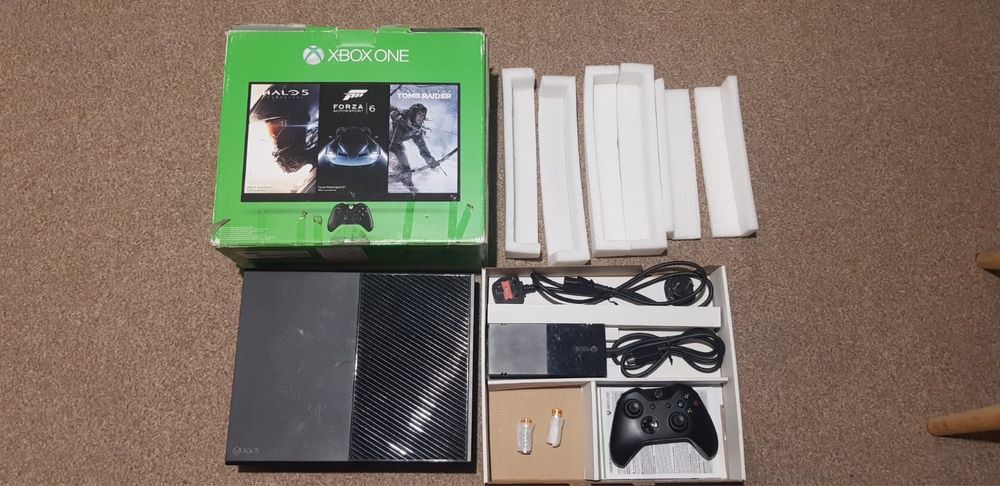 Xbox One 500 GB Pełny Zestaw + Gra