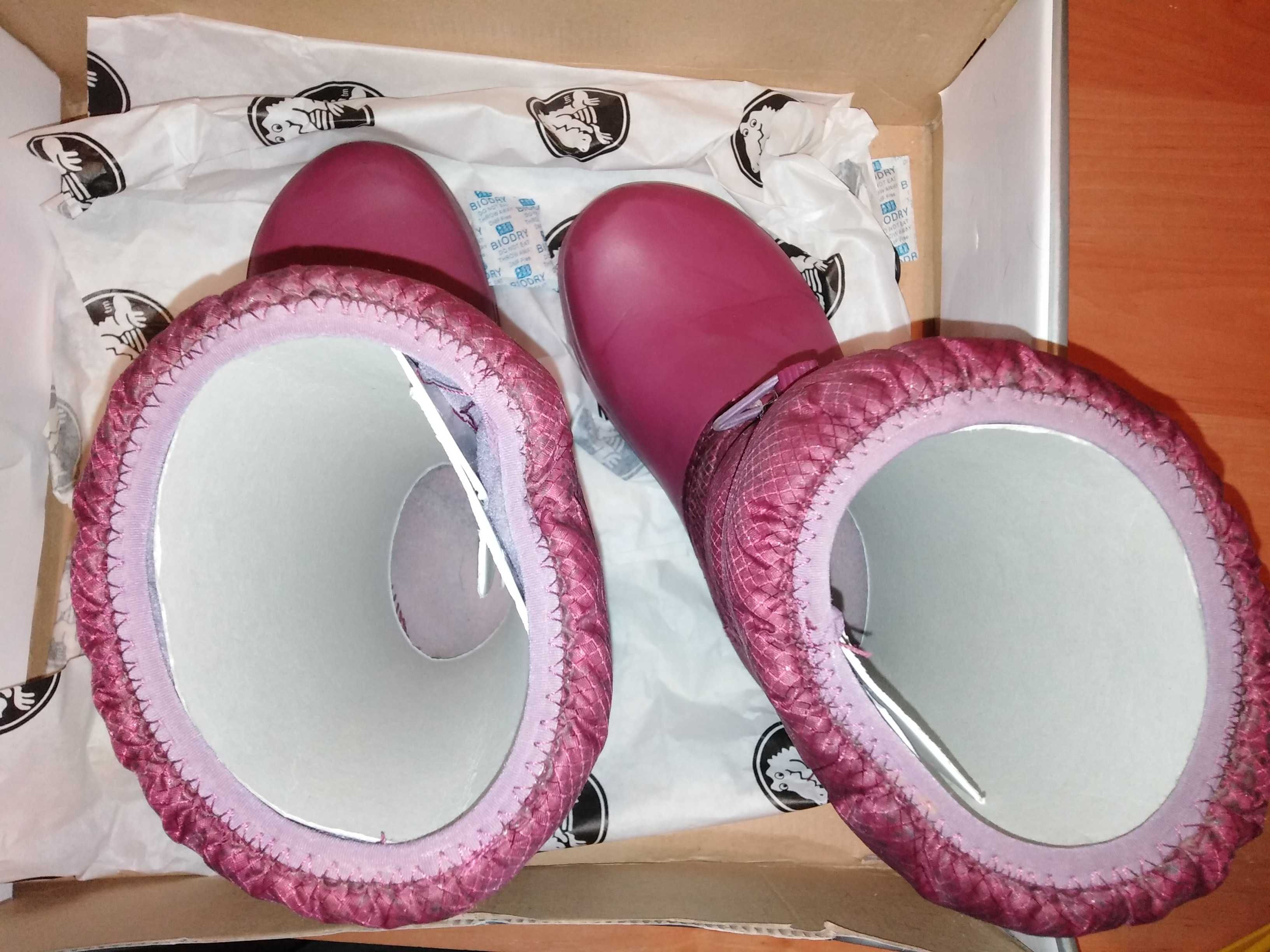 продаю рожеві чоботи 250 гривень Crocs Winter Puff Boot Kids w7