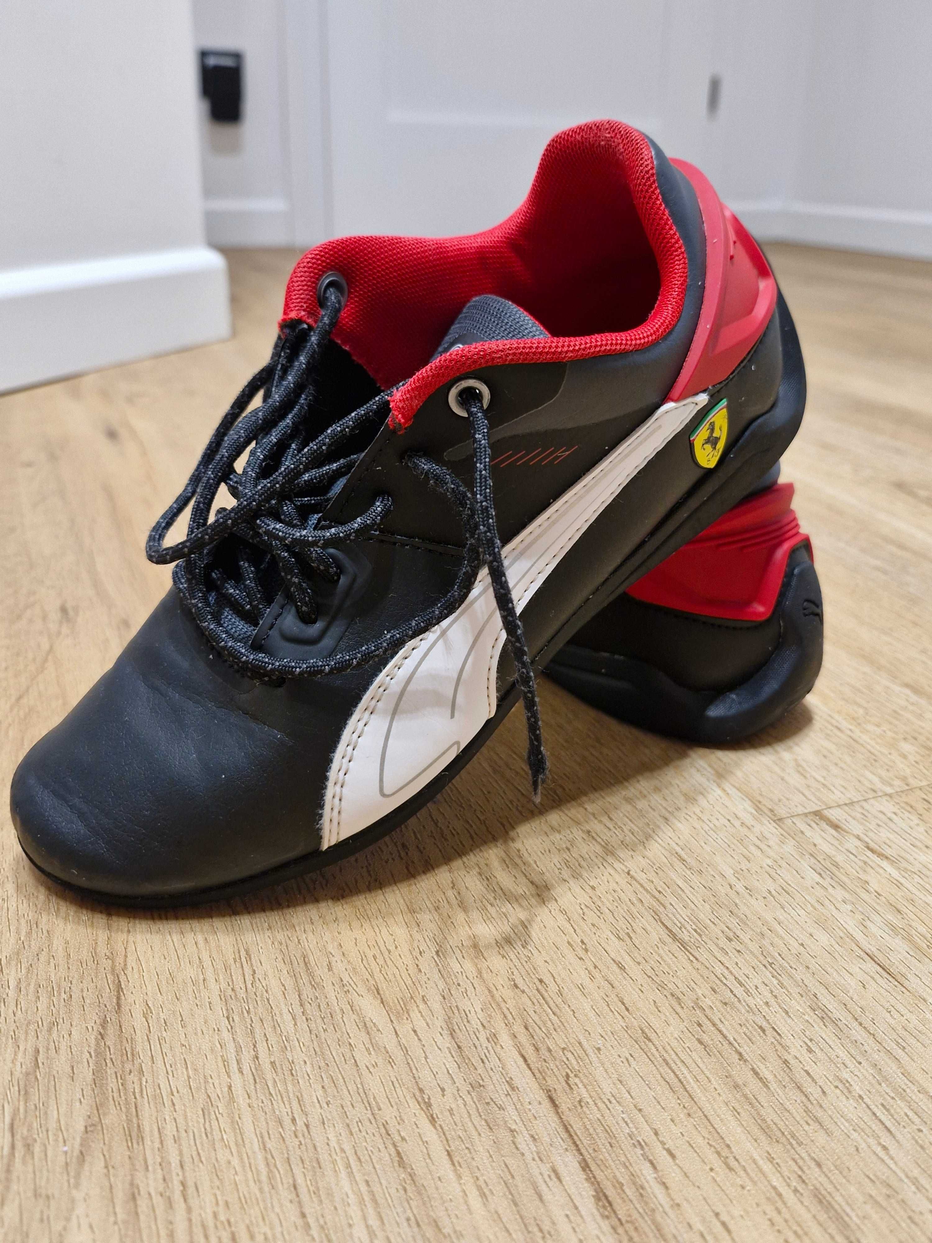 Buty chłopięce junior Puma Ferrari Drift Cat rozm. 37,5