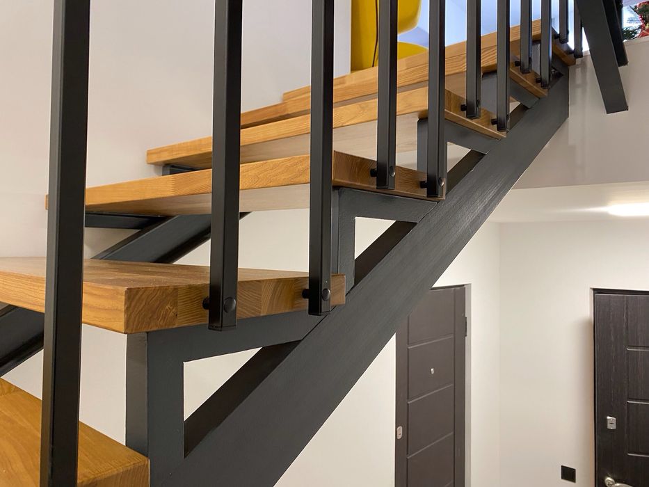 Сходи. Виготовлення сходів на замовлення.