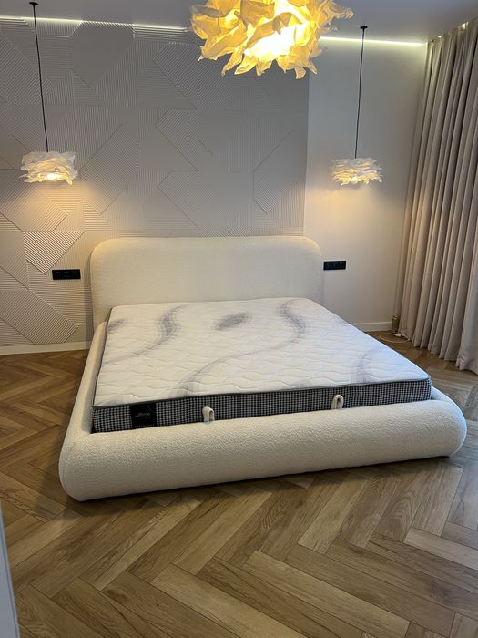 Ліжко в наявності. 160/200см.