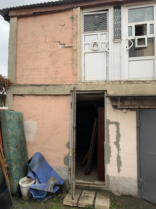 Гараж, приміщення під склад