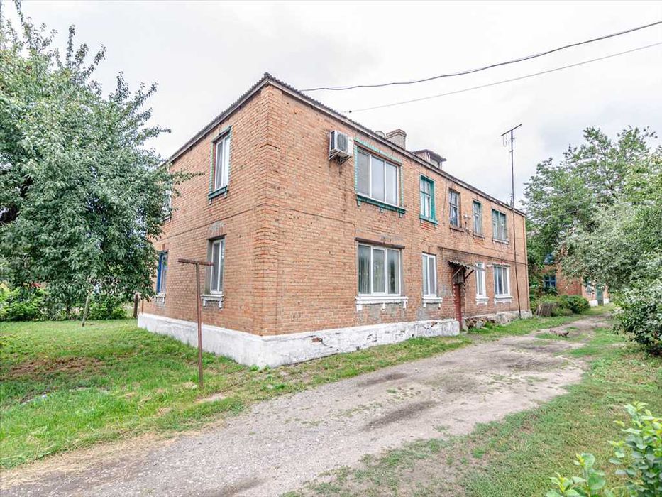 Бюджетна квартира в Яреськах!