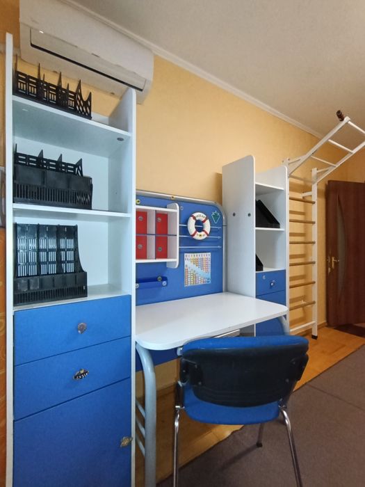 4 квартира, поруч Сильпо, правий берег.