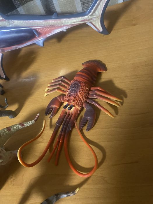 Фигурки игрушки животных ,пресмыкающих,акулы