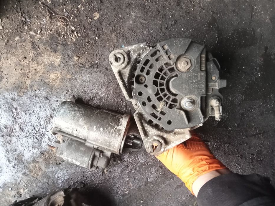 Alternator 1.6  opel astra h Zafira b Meriva Vectra
