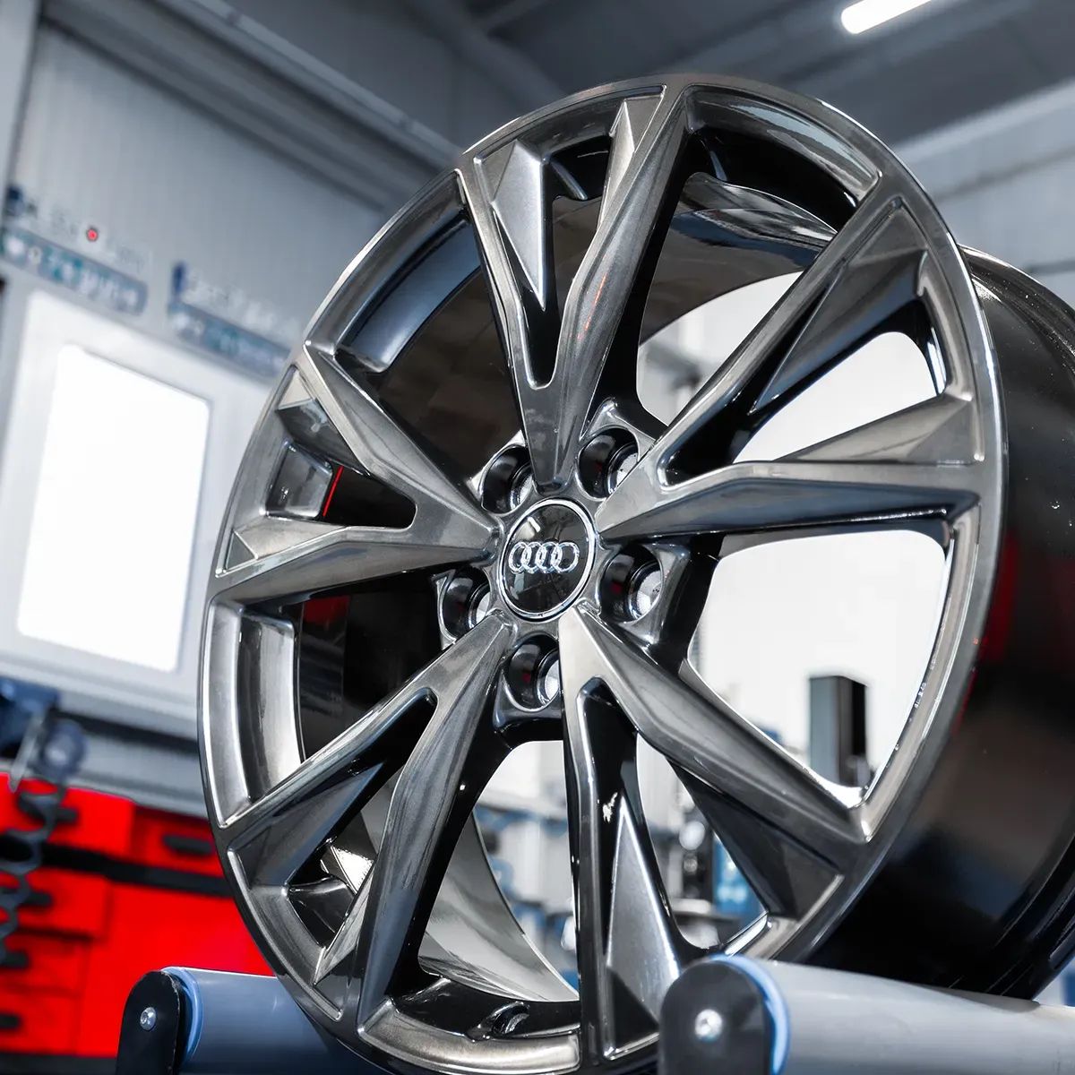 NOWE Oryginalne Felgi Audi 18 A3 A4 A6 A8 Q2 Q3 TT