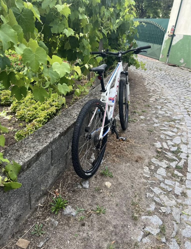 Bicicleta GT roda 29