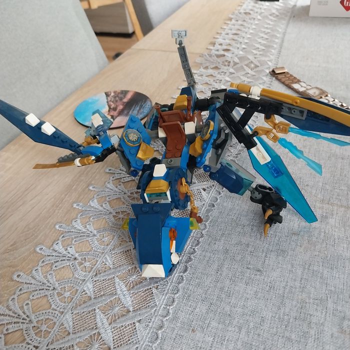 Smok z lego  niekompletny