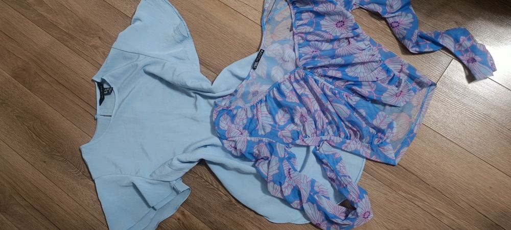 Пакет красивого одягу на дівчину