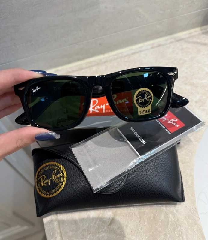 Ray-Ban Wayfarer Sunglasses Black/Green